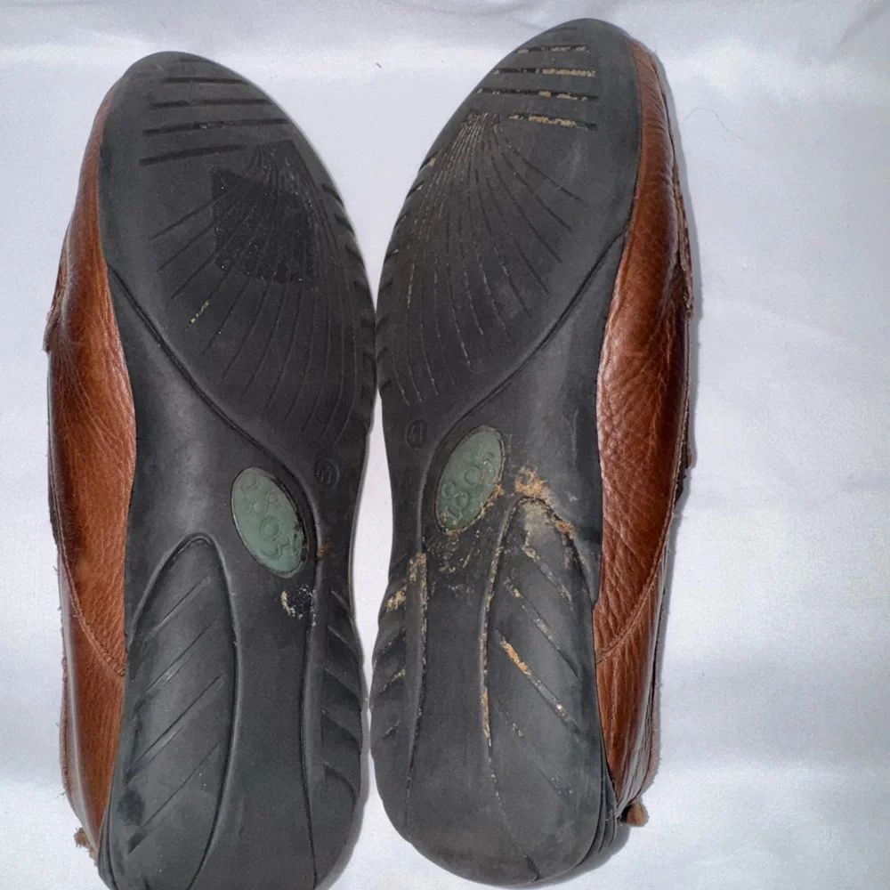 1803 MEN’S BROWN LEATHER LOAFERS. EUC. HANDCRAFTED SLIP ON‎ DRESS SHOES. SIZE 8.